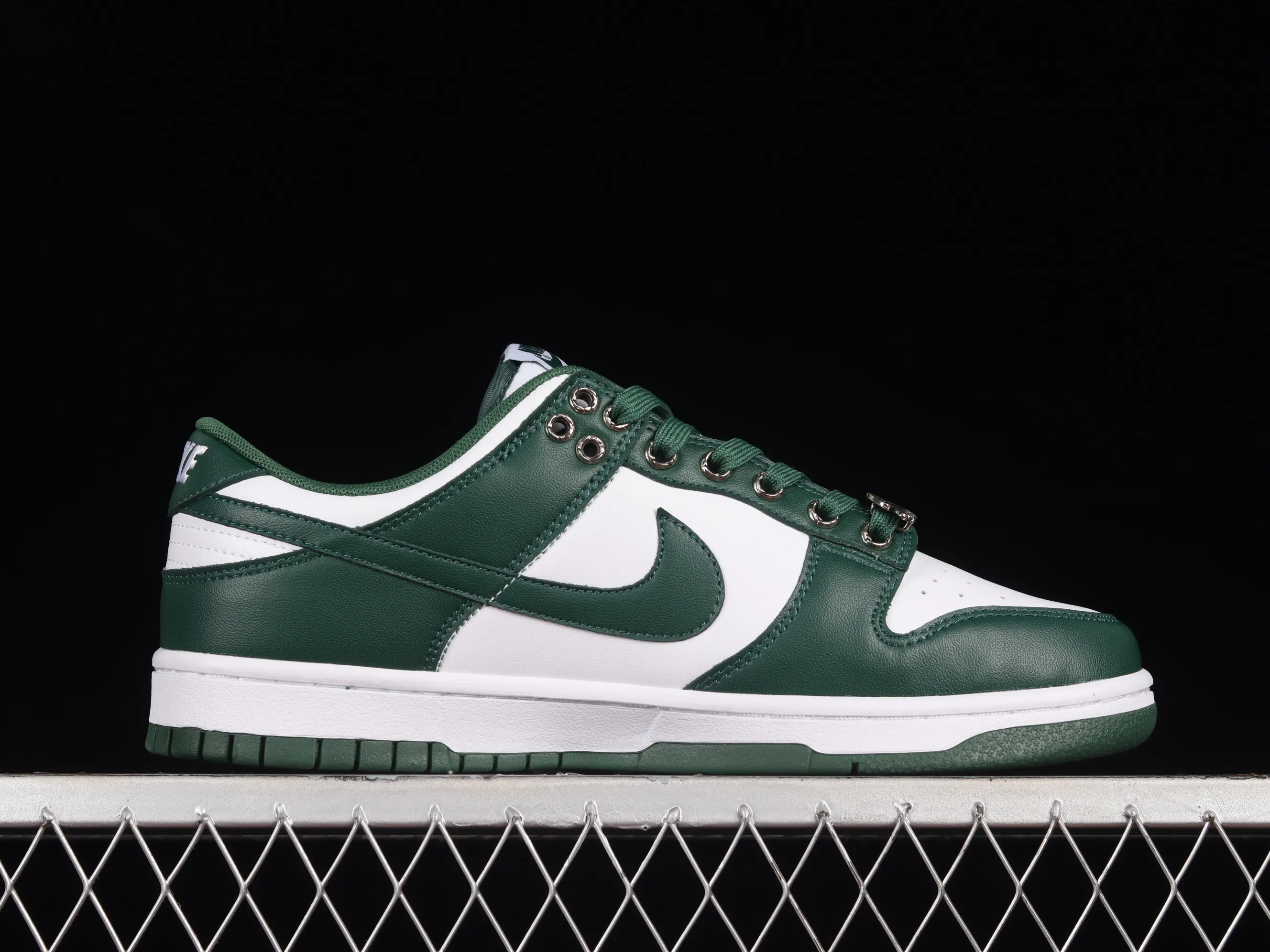 All categories Nk SB Dunk series Nk SB Dunk Low low-top sneakers Nk SB Dunk Low SB smashed backboard fashion casual sneakers DD1391-101